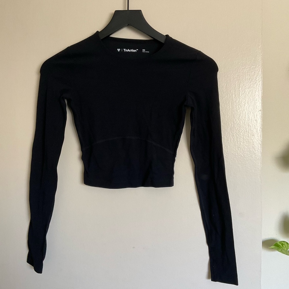 Activewear —
TnaBUTTER™ Bound Longsleeve
Crew-neck longsleeve Black XXS